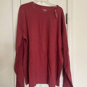 Women’s Old Navy XL Tall Red and green Crew Neck tshirts